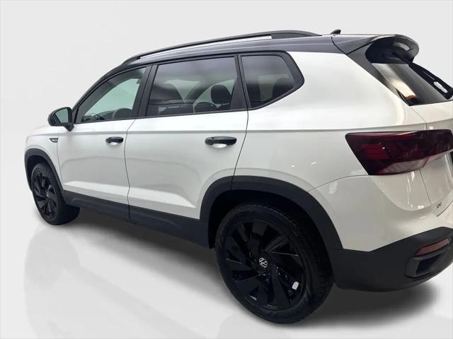 2024 Volkswagen Taos 1.5T SE Black