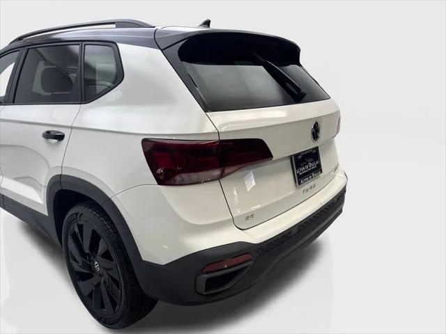 2024 Volkswagen Taos 1.5T SE Black