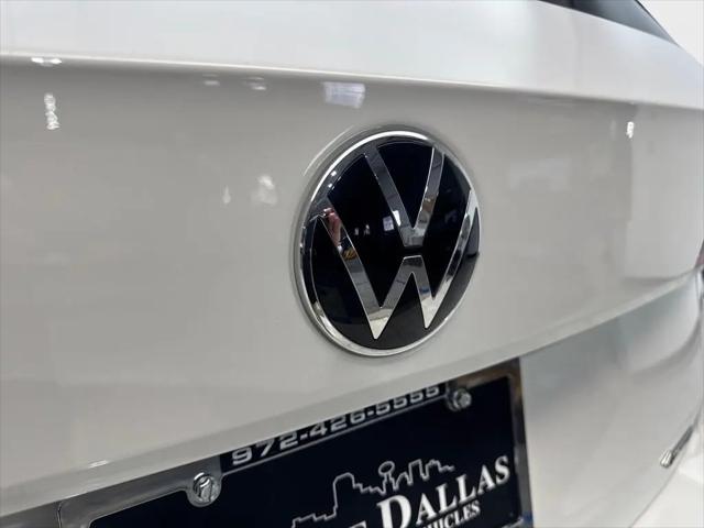 2024 Volkswagen Taos 1.5T SE Black