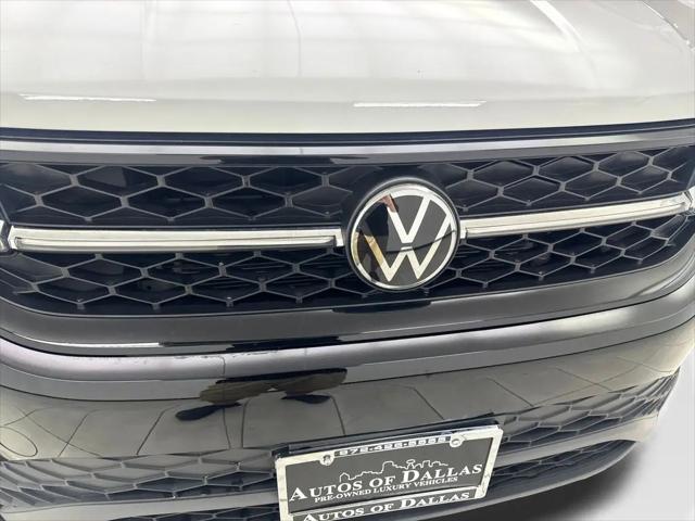 2024 Volkswagen Taos 1.5T SE Black