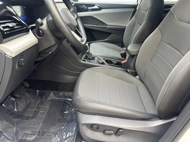 2024 Volkswagen Taos 1.5T SE Black