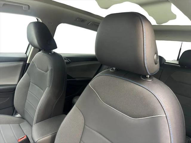 2024 Volkswagen Taos 1.5T SE Black