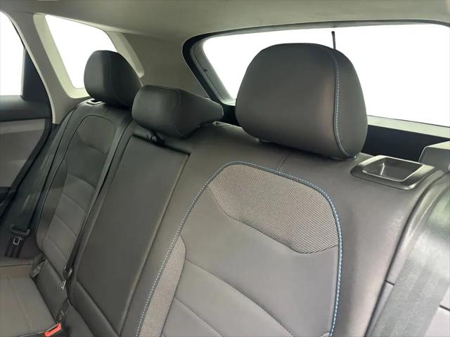 2024 Volkswagen Taos 1.5T SE Black