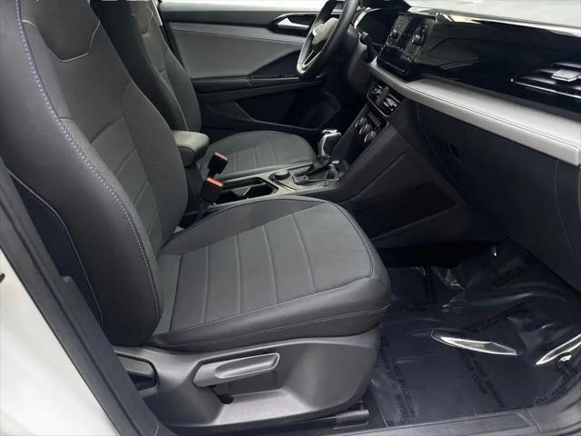 2024 Volkswagen Taos 1.5T SE Black