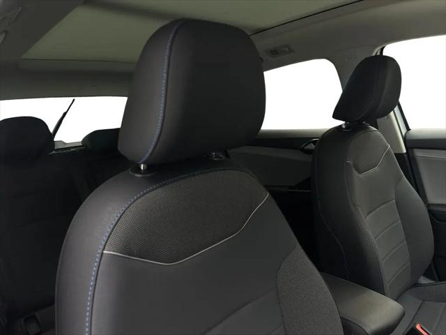 2024 Volkswagen Taos 1.5T SE Black
