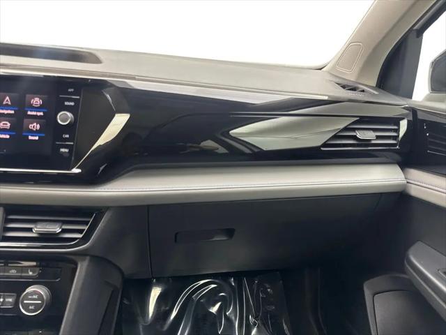2024 Volkswagen Taos 1.5T SE Black