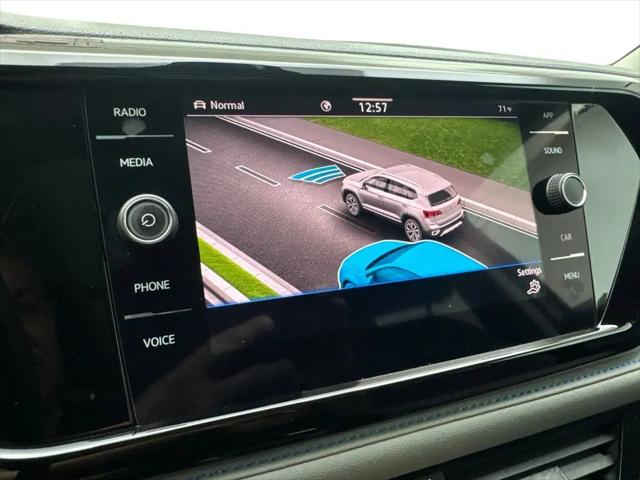 2024 Volkswagen Taos 1.5T SE Black