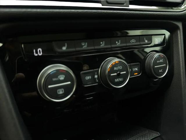 2024 Volkswagen Taos 1.5T SE Black
