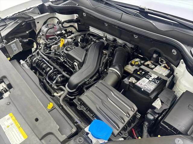 2024 Volkswagen Taos 1.5T SE Black