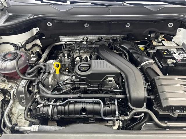 2024 Volkswagen Taos 1.5T SE Black