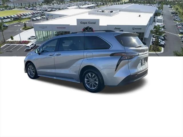 2024 Toyota Sienna XLE