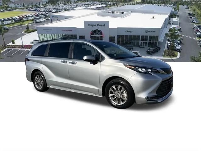 2024 Toyota Sienna XLE