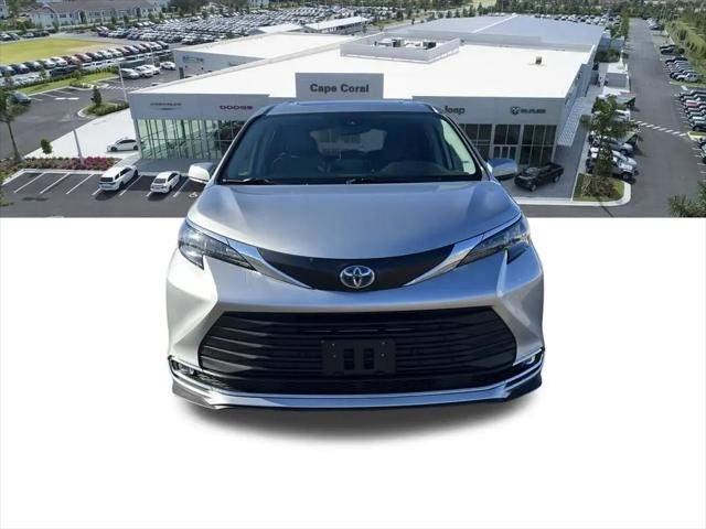 2024 Toyota Sienna XLE