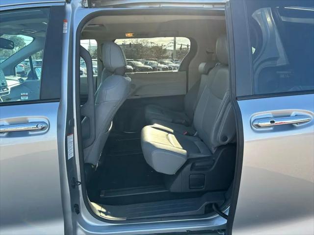 2024 Toyota Sienna XLE