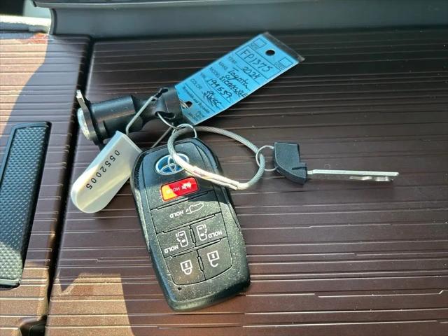 2024 Toyota Sienna XLE