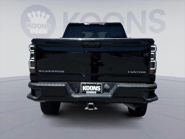 2023 Chevrolet Silverado 2500HD 4WD Crew Cab Standard Bed Custom