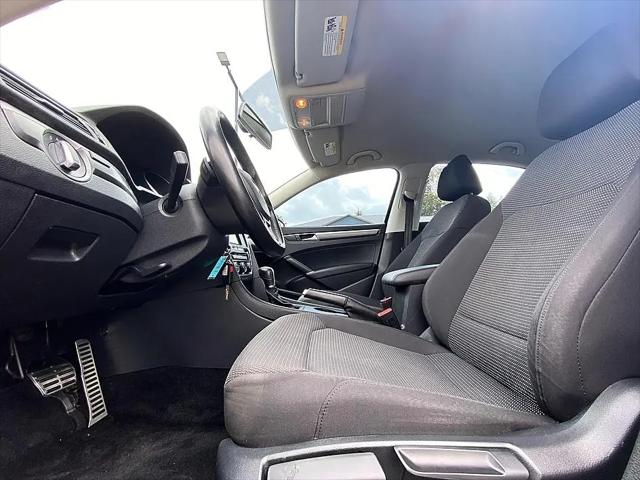 2016 Volkswagen Passat 1.8T R-Line