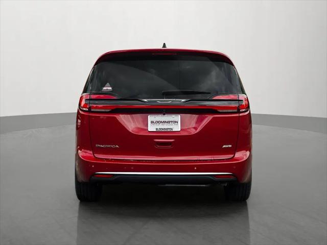 2027 Chrysler Pacifica Select AWD
