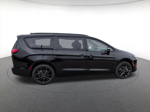 2027 Chrysler Pacifica Limited