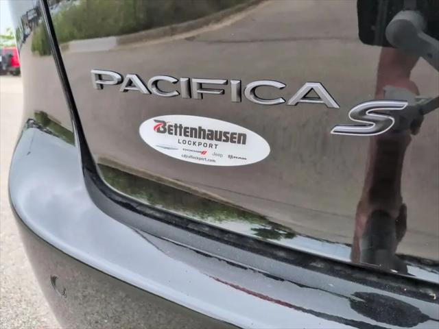 2027 Chrysler Pacifica Limited