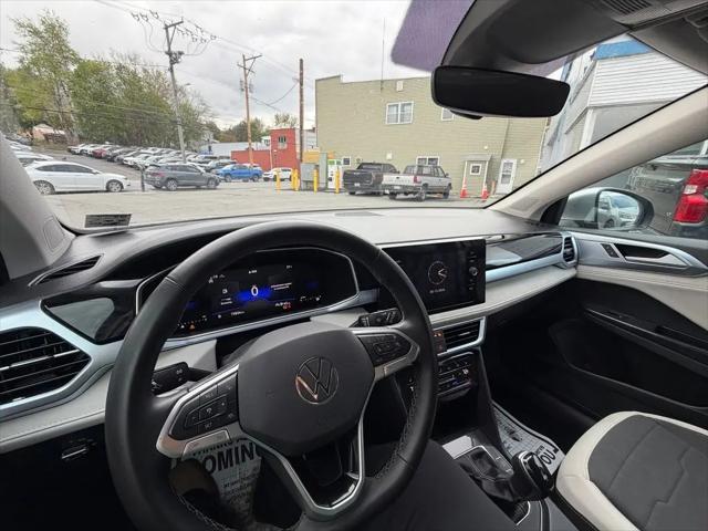 2025 Volkswagen Taos 1.5T SE