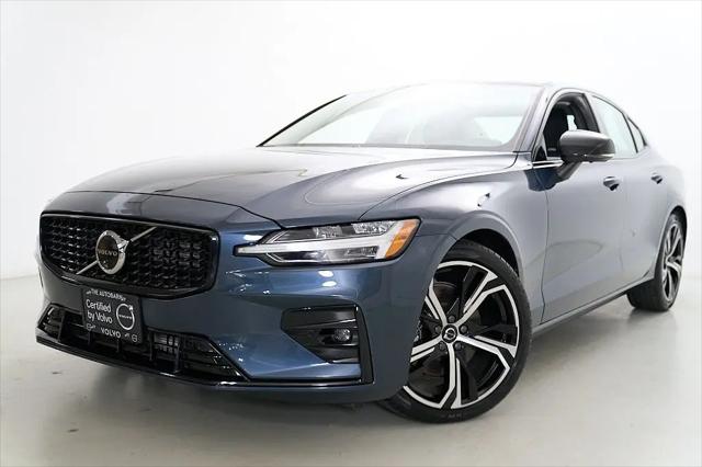 2024 Volvo S60 B5 Plus Dark Theme