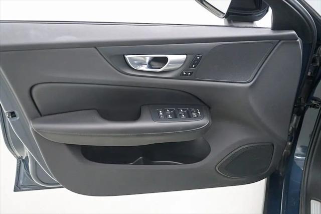 2024 Volvo S60 B5 Plus Dark Theme