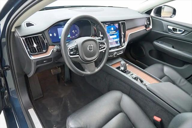 2024 Volvo S60 B5 Plus Dark Theme