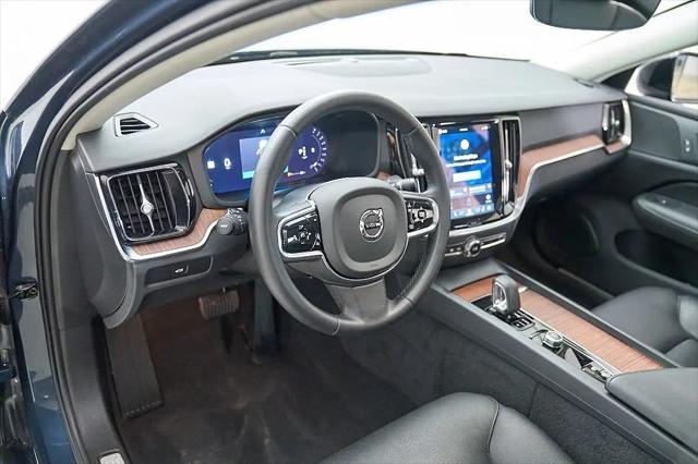2024 Volvo S60 B5 Plus Dark Theme