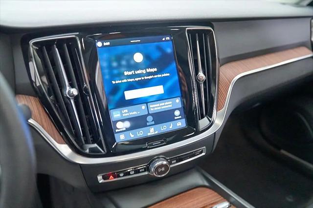 2024 Volvo S60 B5 Plus Dark Theme