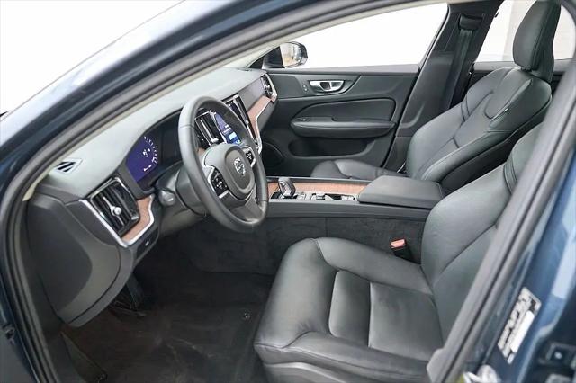 2024 Volvo S60 B5 Plus Dark Theme