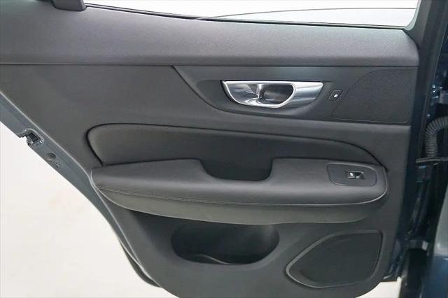 2024 Volvo S60 B5 Plus Dark Theme