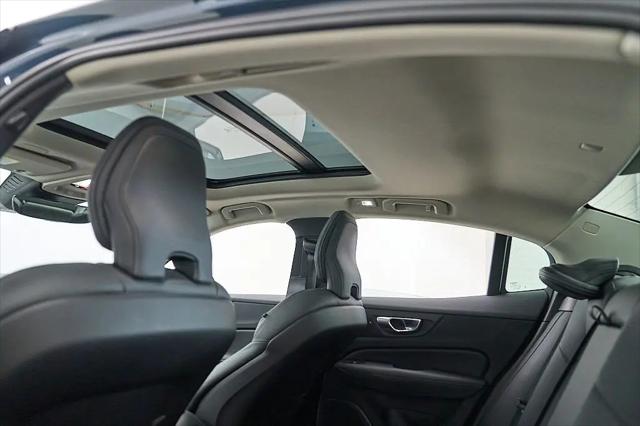 2024 Volvo S60 B5 Plus Dark Theme