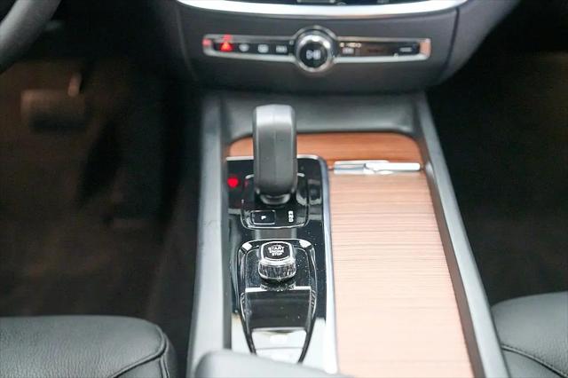 2024 Volvo S60 B5 Plus Dark Theme