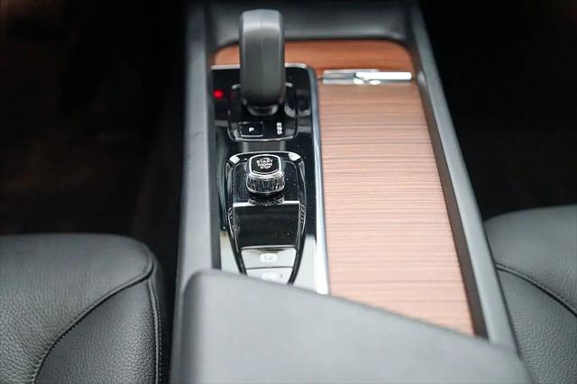 2024 Volvo S60 B5 Plus Dark Theme