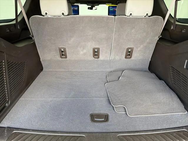 2022 Chevrolet Suburban 4WD LT