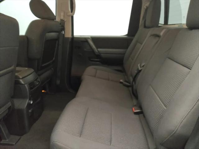2014 Nissan Titan SV