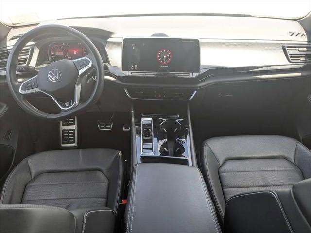 2024 Volkswagen Atlas Cross Sport 2.0T SEL R-Line