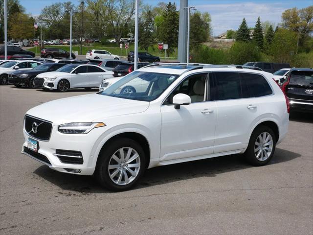 2017 Volvo XC90 T6 Momentum