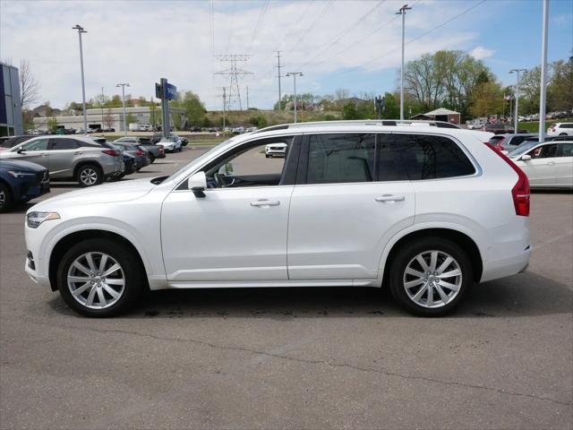 2017 Volvo XC90 T6 Momentum