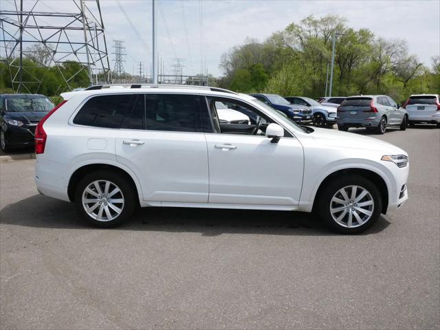 2017 Volvo XC90 T6 Momentum