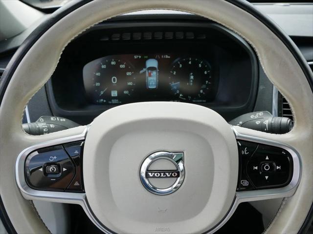 2017 Volvo XC90 T6 Momentum