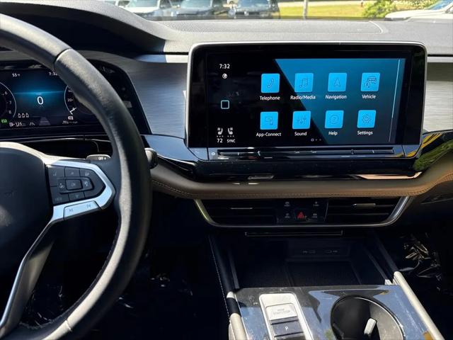 2024 Volkswagen Atlas Cross Sport 2.0T SE w/Technology