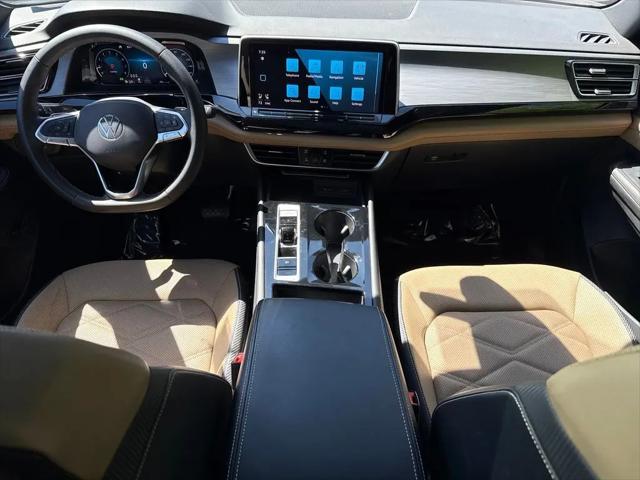 2024 Volkswagen Atlas Cross Sport 2.0T SE w/Technology
