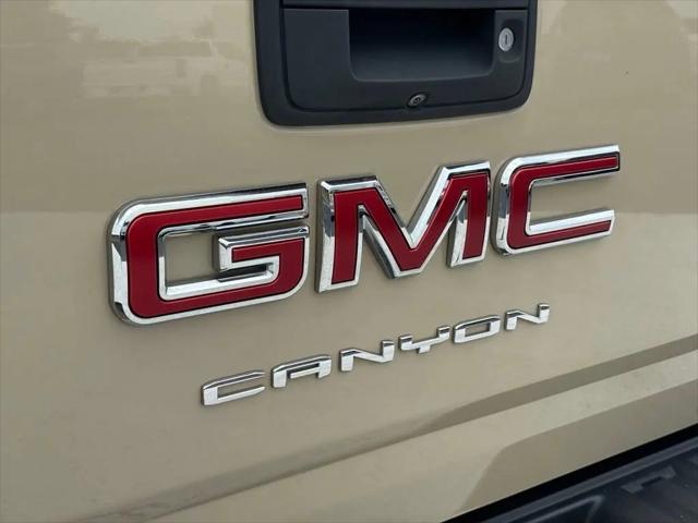 2022 GMC Canyon 4WD Crew Cab Short Box AT4 - Leather