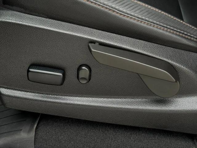 2022 GMC Canyon 4WD Crew Cab Short Box AT4 - Leather