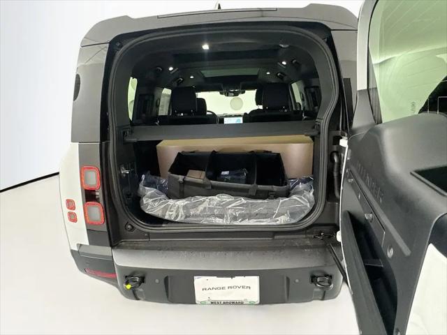 2026 Land Rover Defender P400 X-Dynamic SE
