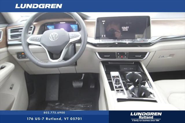 2026 Volkswagen Atlas SE with Technology