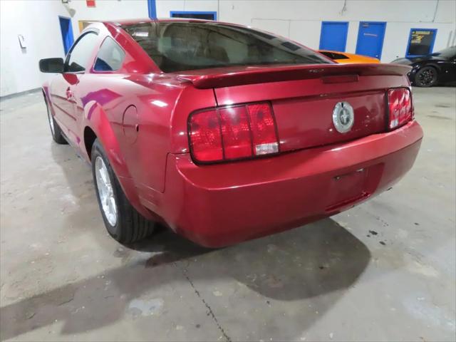 2007 Ford Mustang V6 Deluxe
