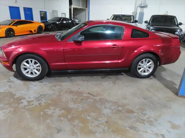 2007 Ford Mustang V6 Deluxe